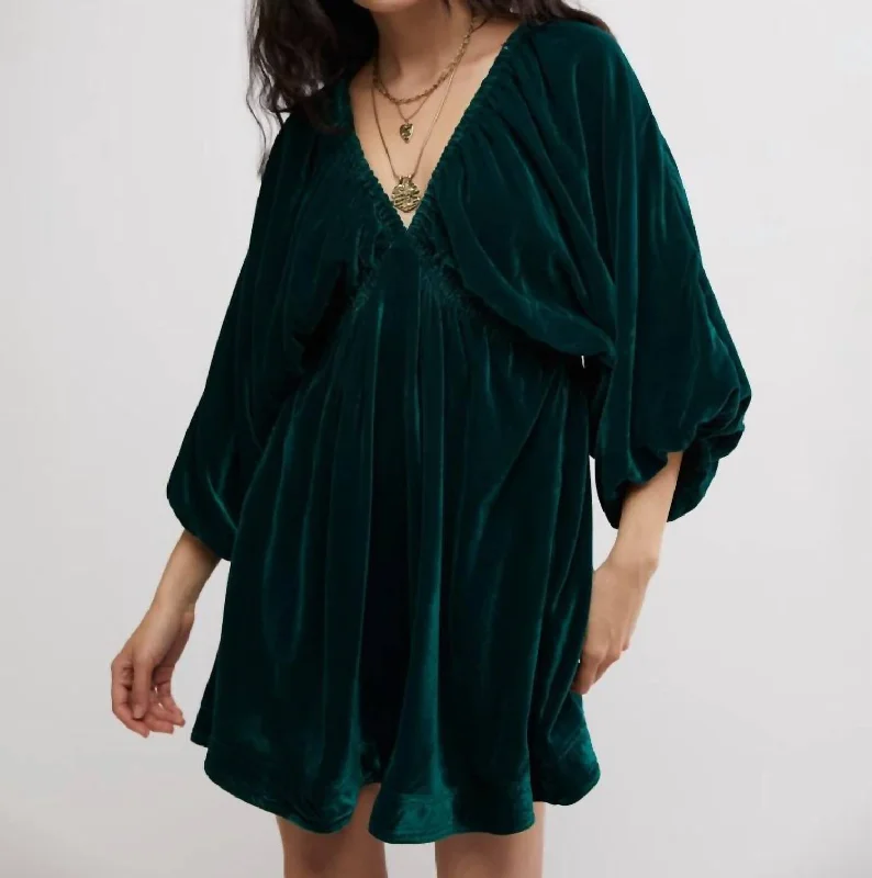 Romantic Chic Deals Exclusive Sale Portia Velvet Mini Dress In Emerald