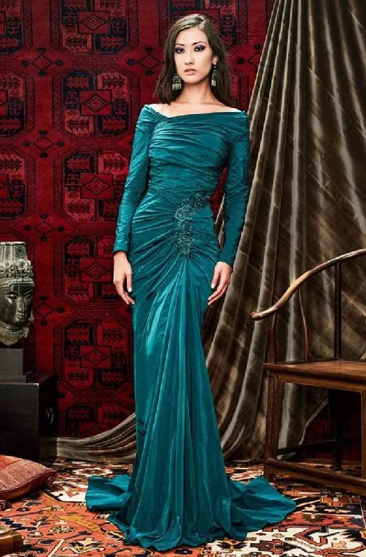 Premium Style Clearance Event Tadashi Shoji - Ruched Off-Shoulder Long Sleeves Dress BSD8814LYB - 1 pc Malachite In Size 18 Available